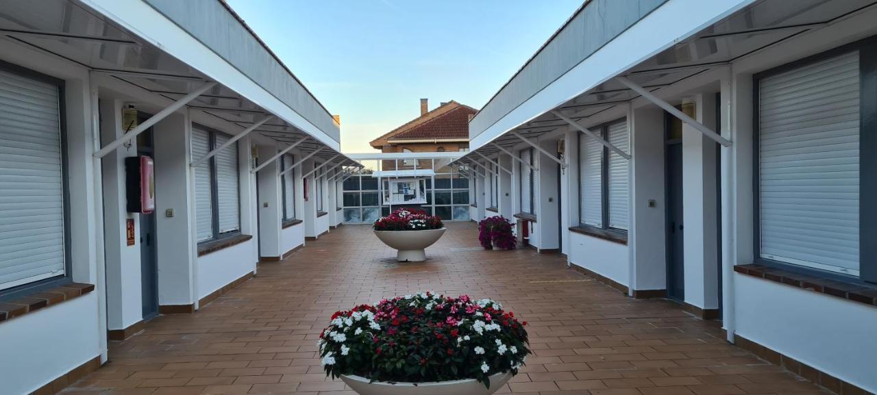 Apartamentos Elena Laredo Kültér fotó
