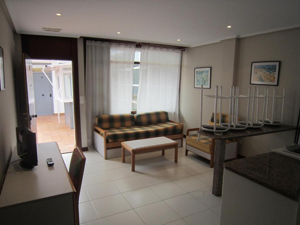 Apartamentos Elena Laredo Szoba fotó